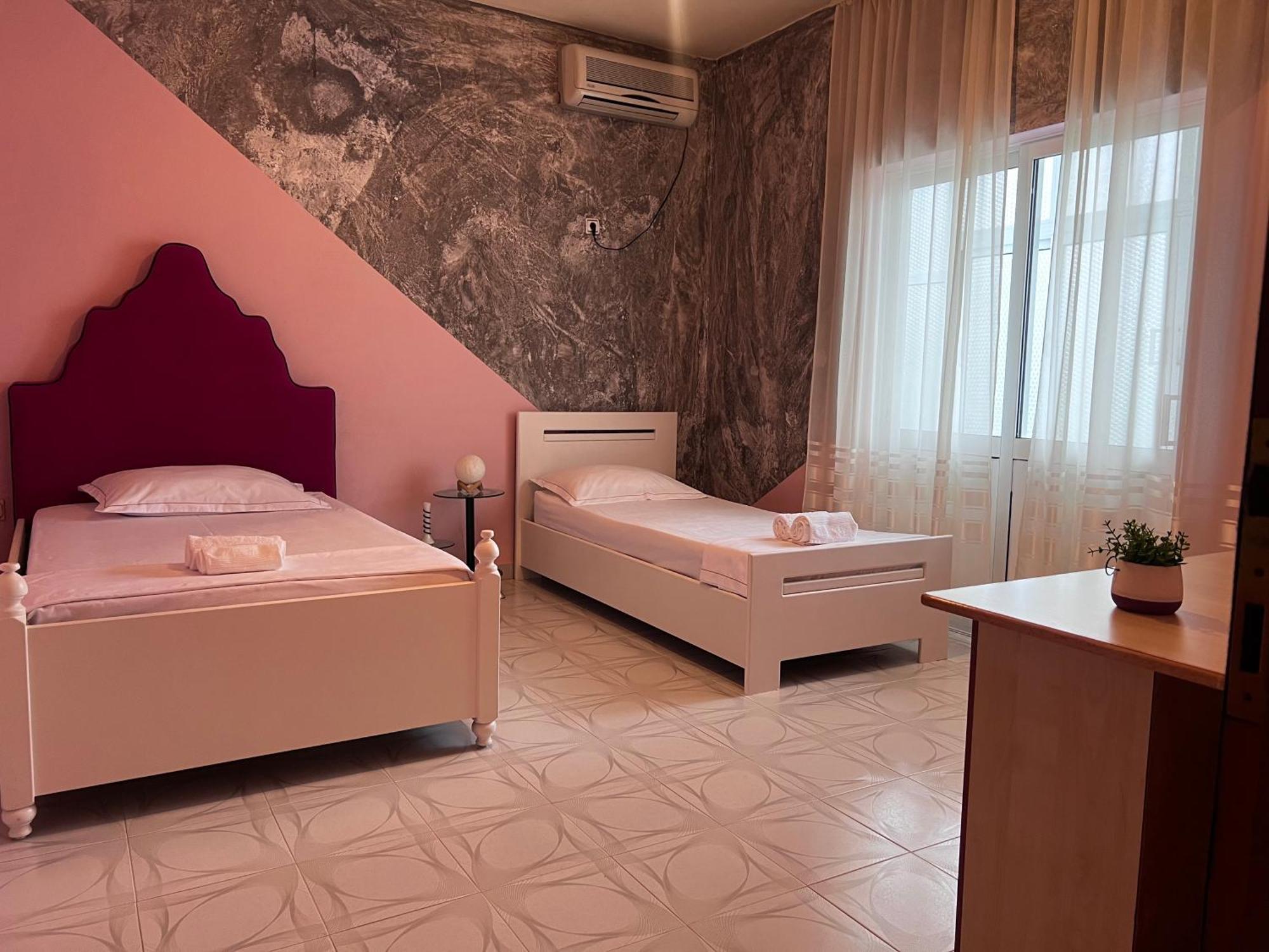 Berat Private Room In Haxhialiu Villa Exterior foto